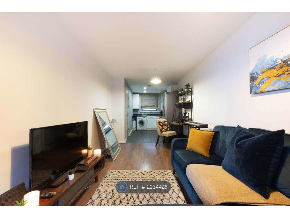 Property photo 3 of 10 Lounge 2
