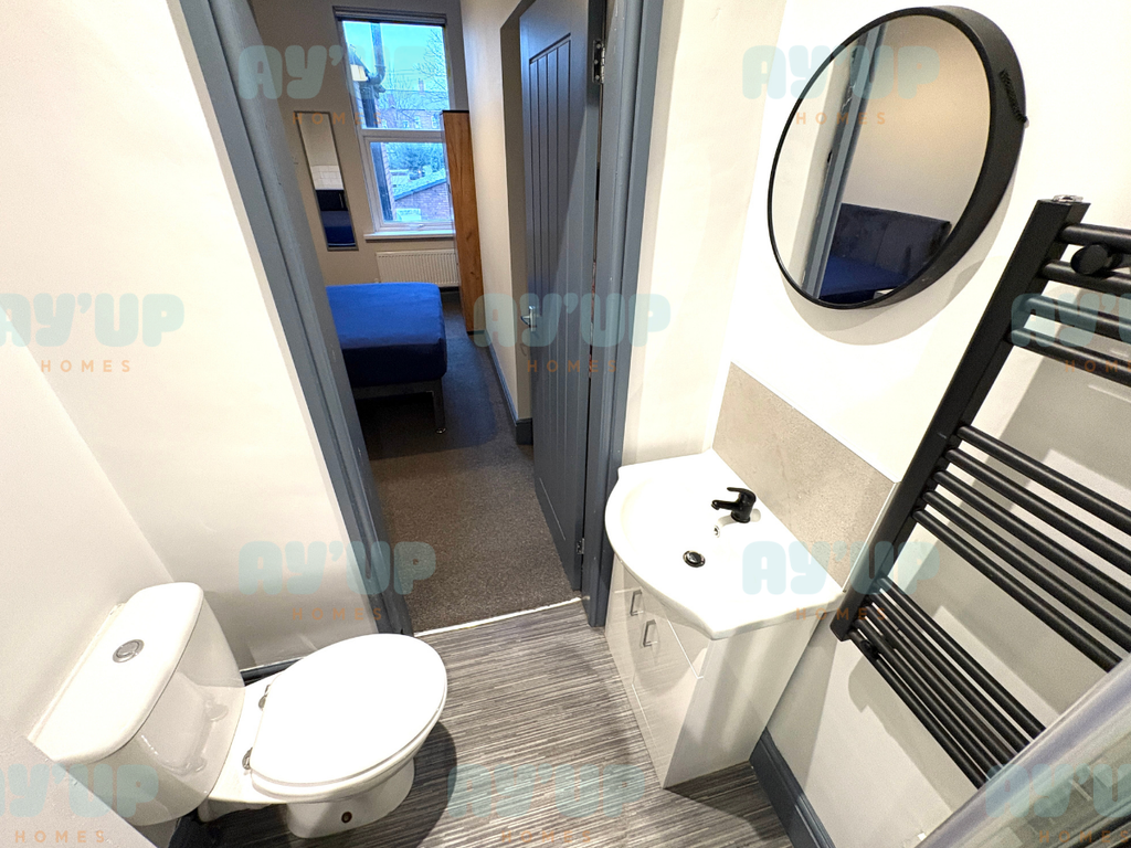 Property photo 3 of 3