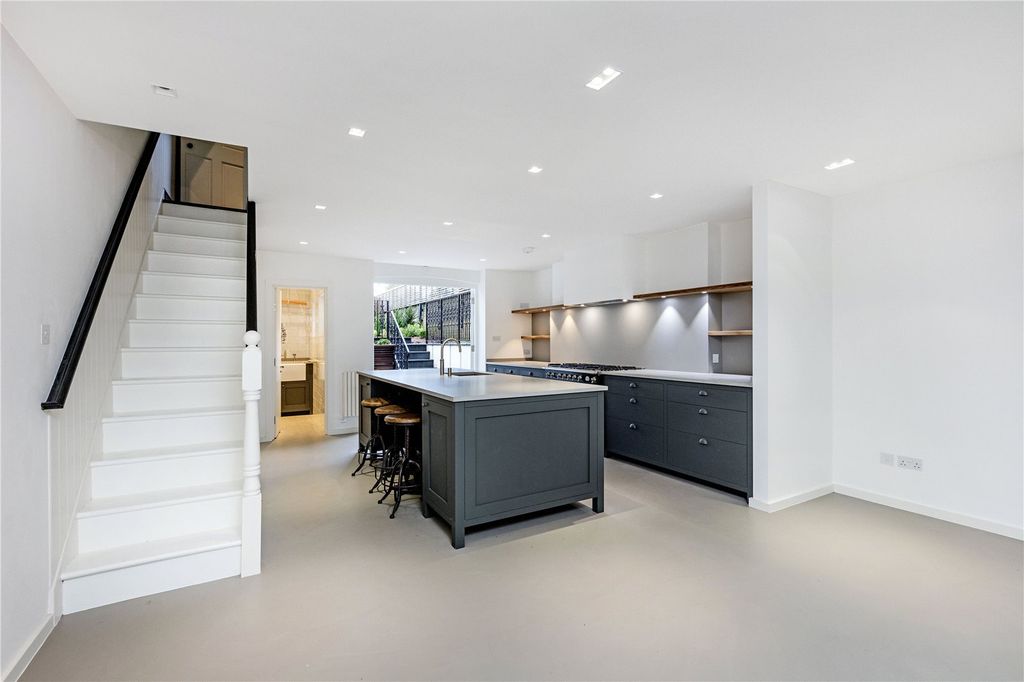 Property photo 1 of 14 Kitchen