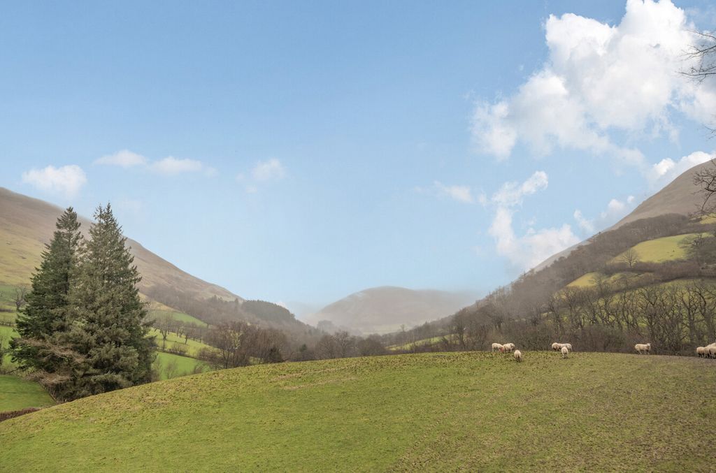 Property photo 3 of 25 1407155-15-6985F6...