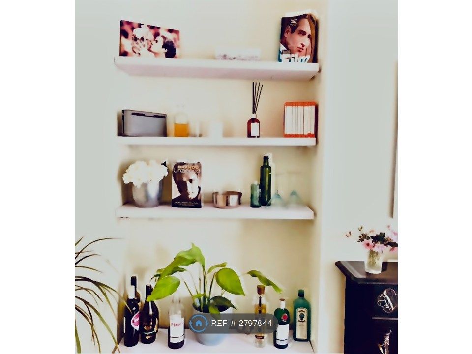 Property photo 3 of 9 Lounge Angle - 1