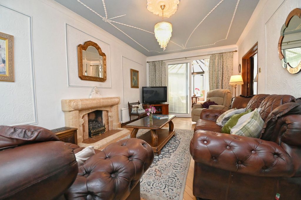 Property photo 3 of 25