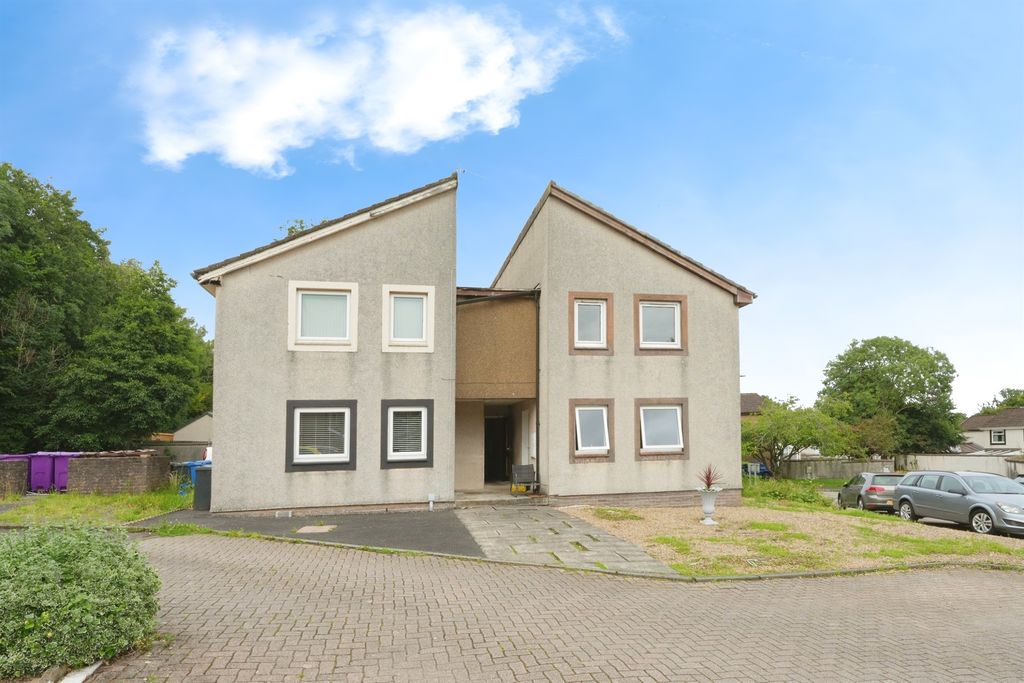 Property photo 2 of 18