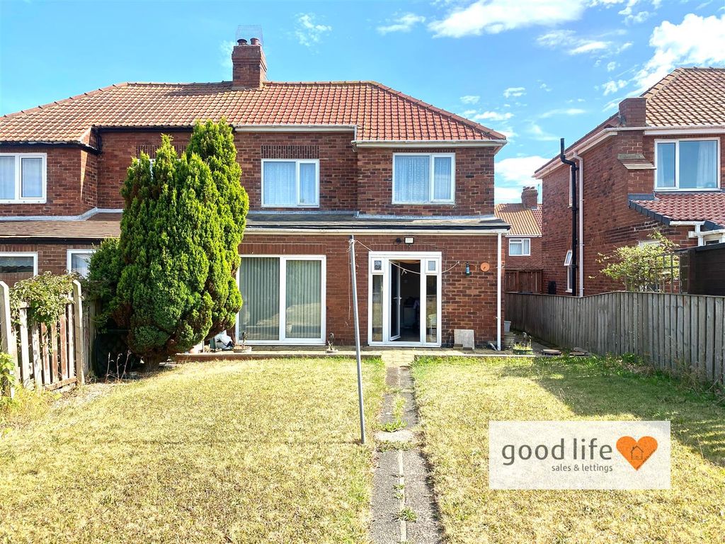 Property photo 3 of 15 20260812_144742866_Ios25 Aysgarth Avenue.Jpg