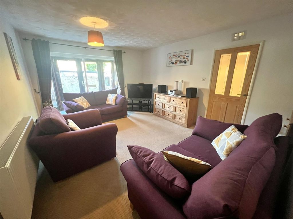 Property photo 2 of 24