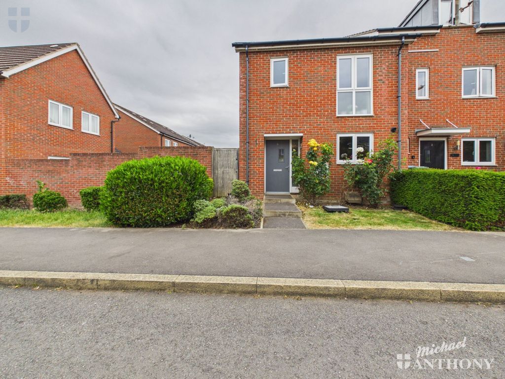 Property photo 1 of 15 Cam03852G0-Pr0684-Still021