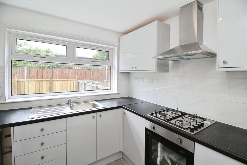 Property photo 2 of 14 Kitchen