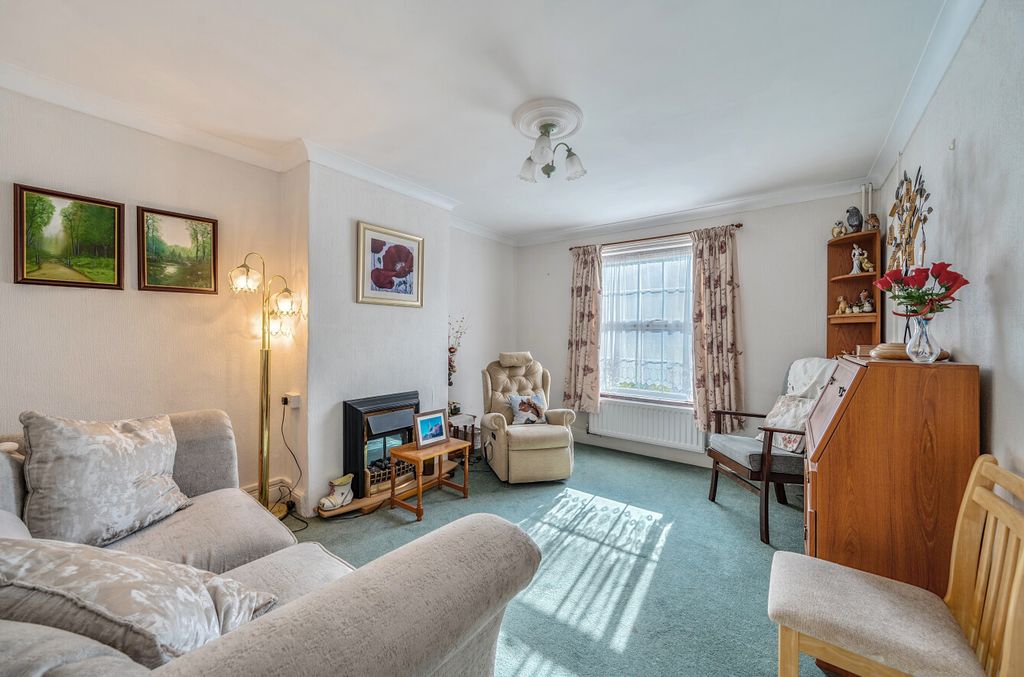 Property photo 3 of 18 1359781-22-68d41B...