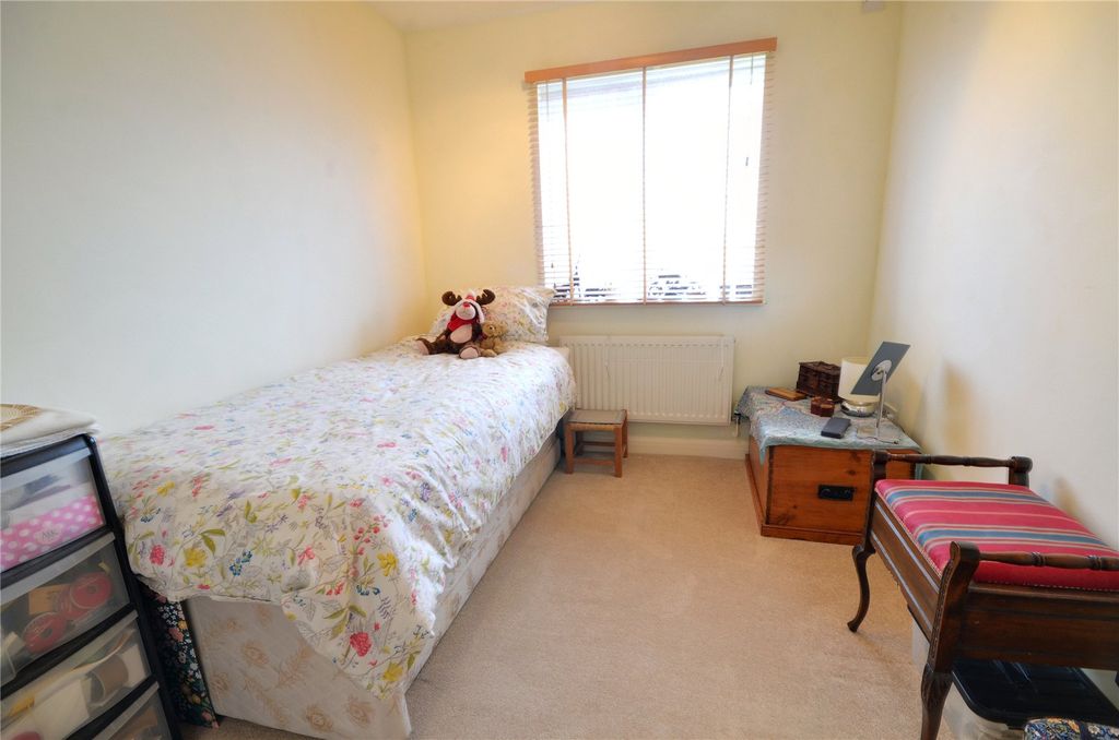 Additional image 5 of 2 bed flat for saleEast Grinstead, West Sussex RH19