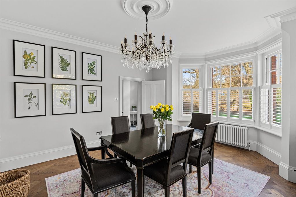 Property photo 3 of 27