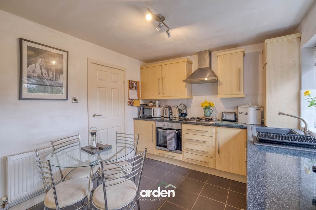 Property photo 3 of 16