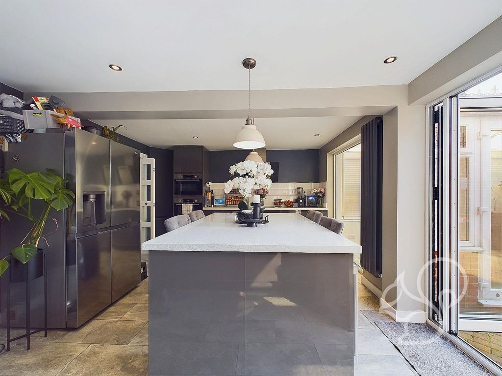 Property photo 3 of 29 Cam01659G0-Pr0191-Still009.Jpg