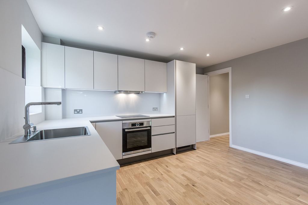 Property photo 3 of 11 Lounge (Example)