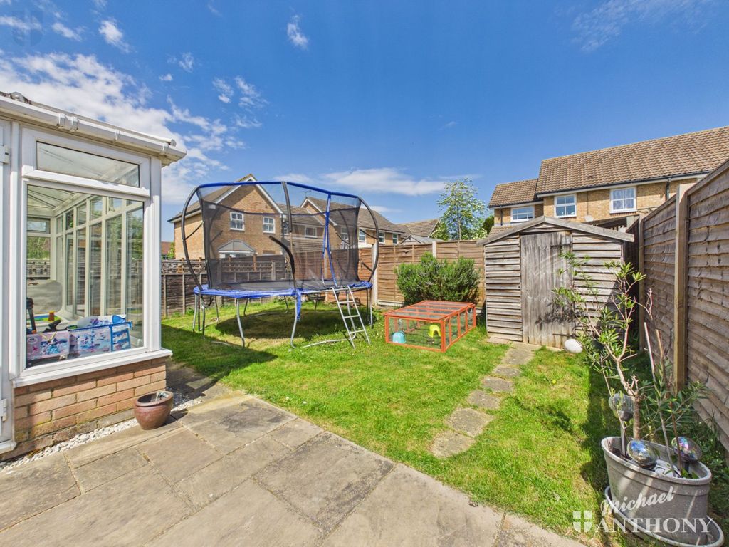 Property photo 3 of 15 Cam03852G0-Pr0648-Still017