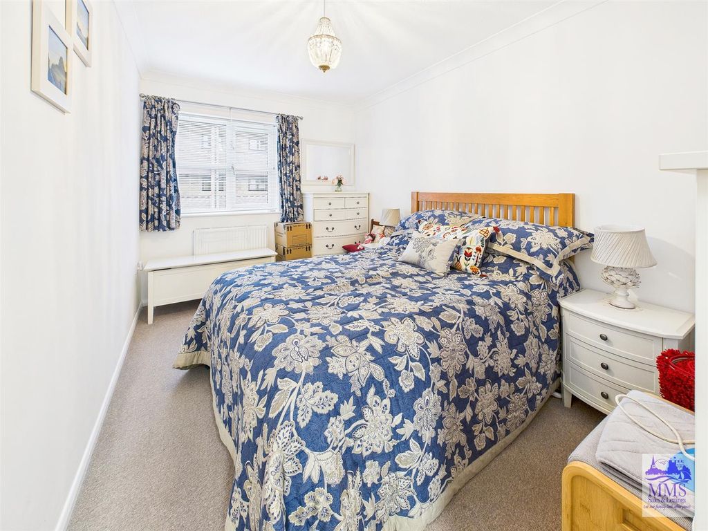 Property photo 3 of 12 Cam04098G0-Pr0140-Still001.Jpg