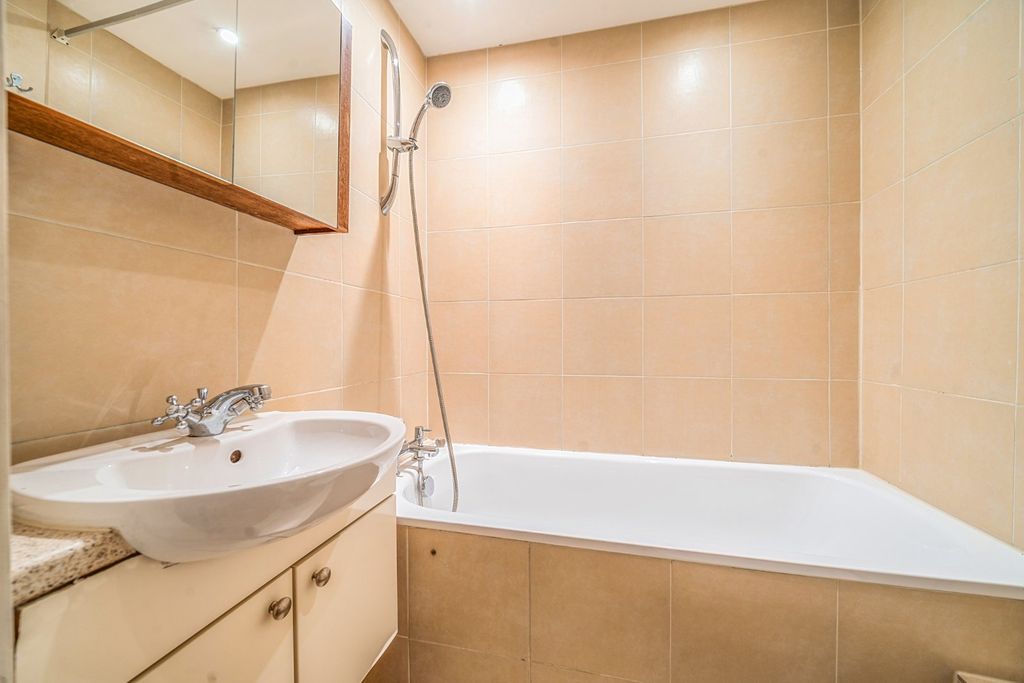 Property photo 3 of 8 Picture No. 23