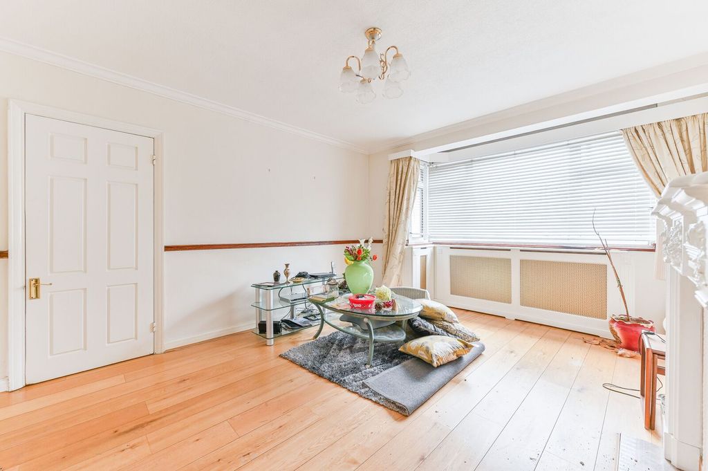 Property photo 1 of 11