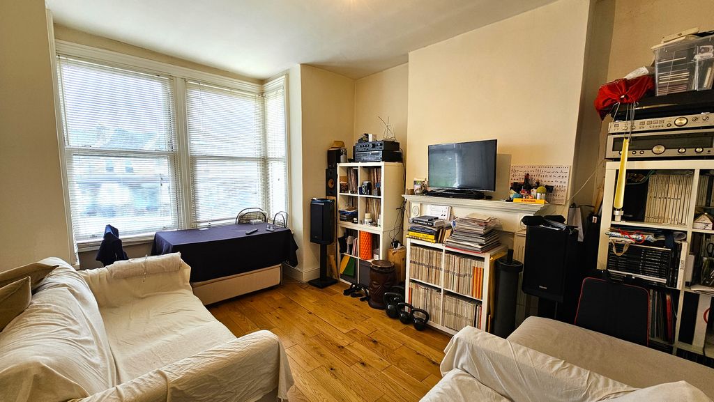 Property photo 2 of 9