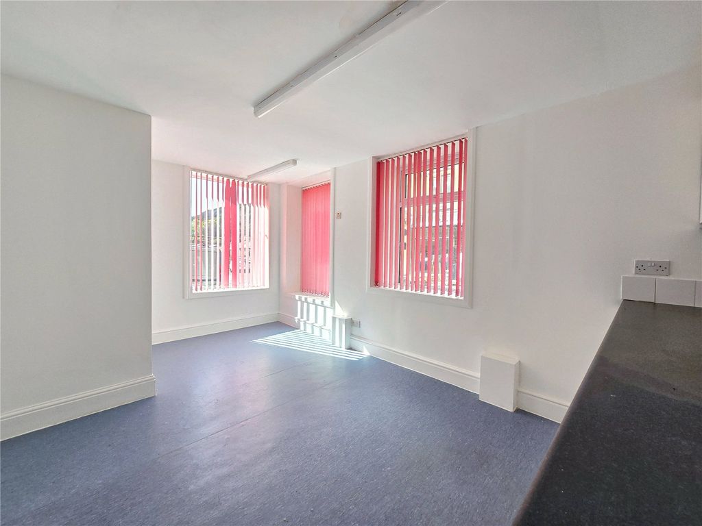 Property photo 2 of 17 Studio Space