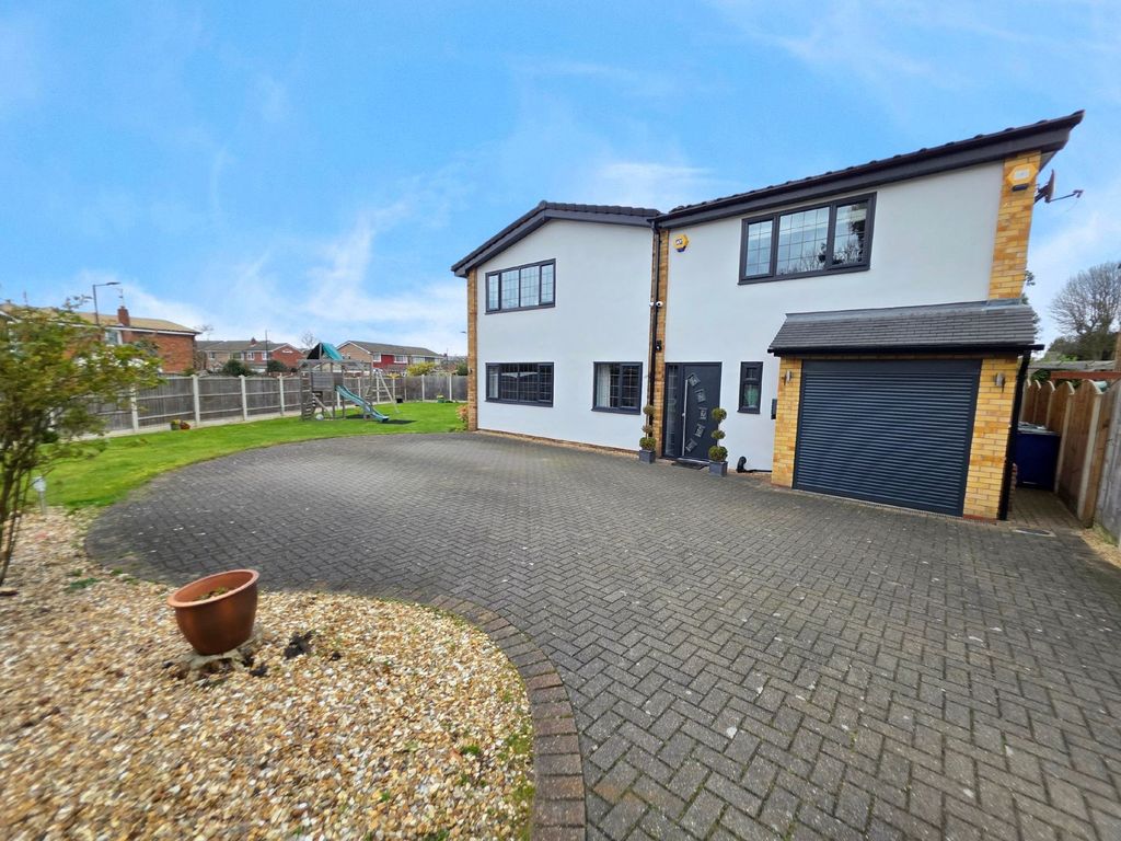 Property photo 1 of 40