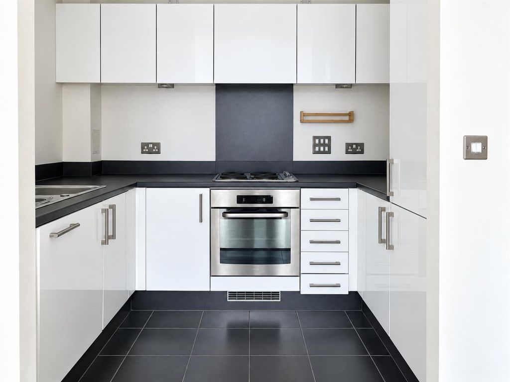 Property photo 1 of 12 71 Viridian - Kitchen.Png