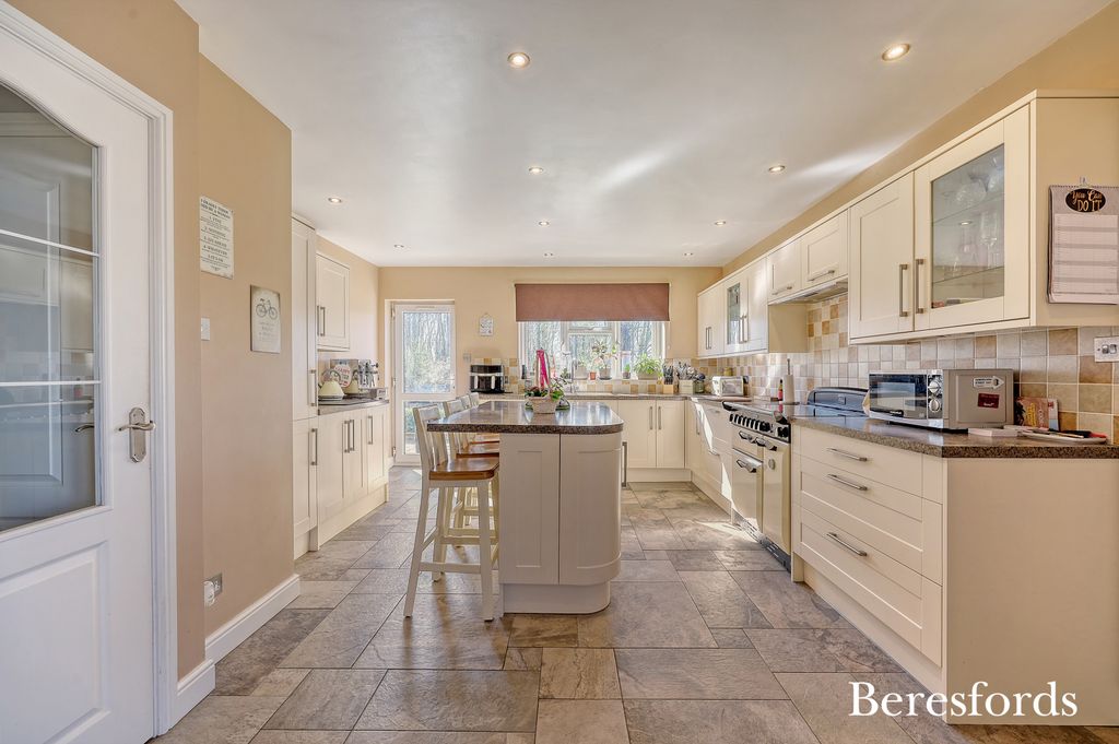 Property photo 2 of 13 Picture No. 15