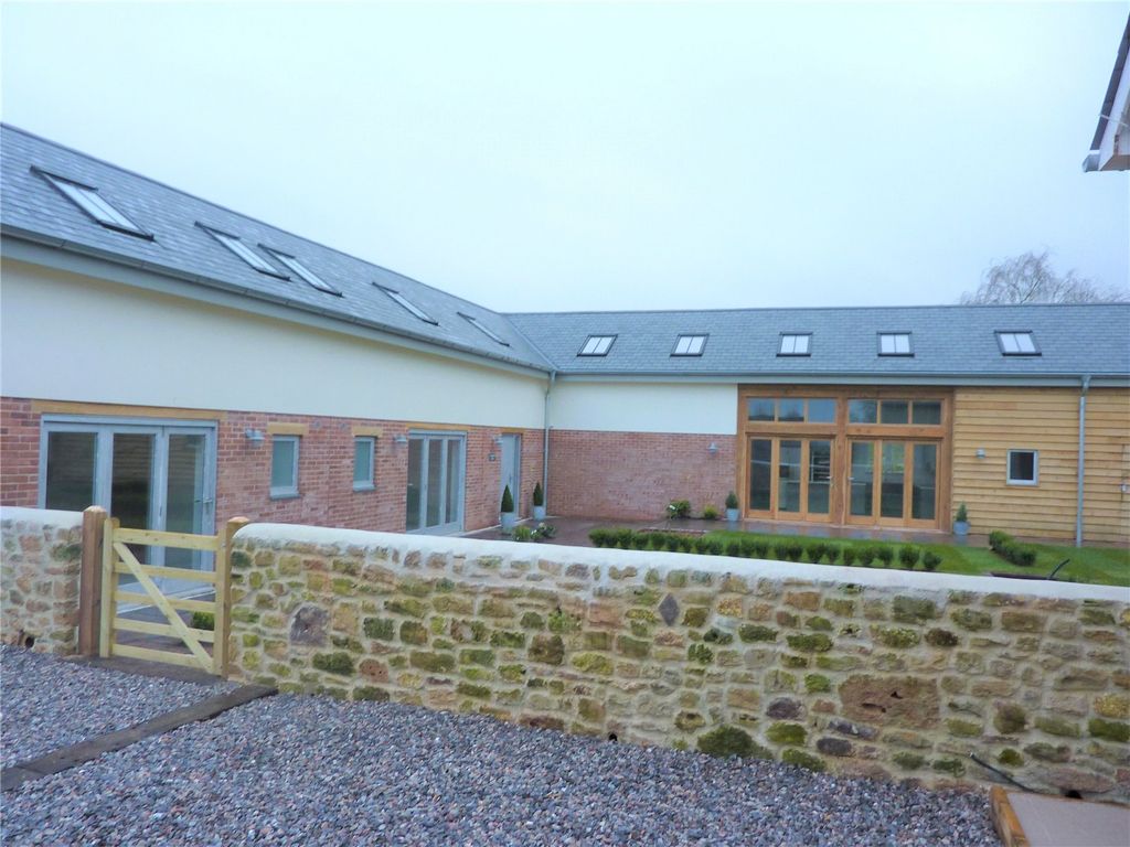 Property photo 1 of 10 External