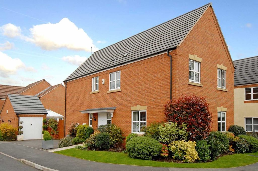 Property photo 1 of 14 Front (Exterior)