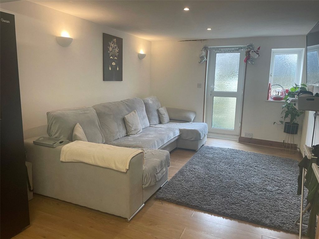 Property photo 3 of 6 Picture No. 03