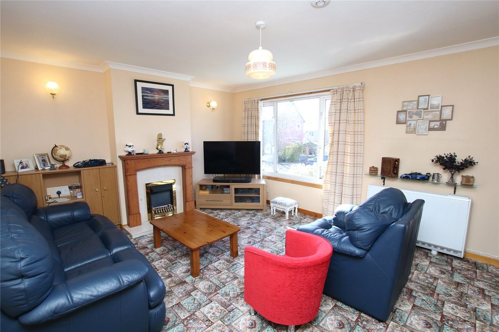 Property photo 2 of 27 Living Rooom