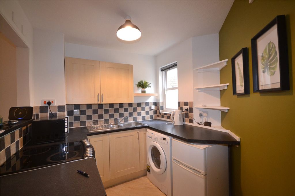 Property photo 3 of 5 Kitchen