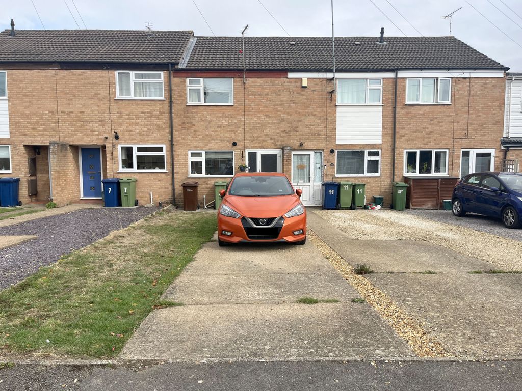 Property photo 1 of 9 2 Bedroom Terrace House For Sale