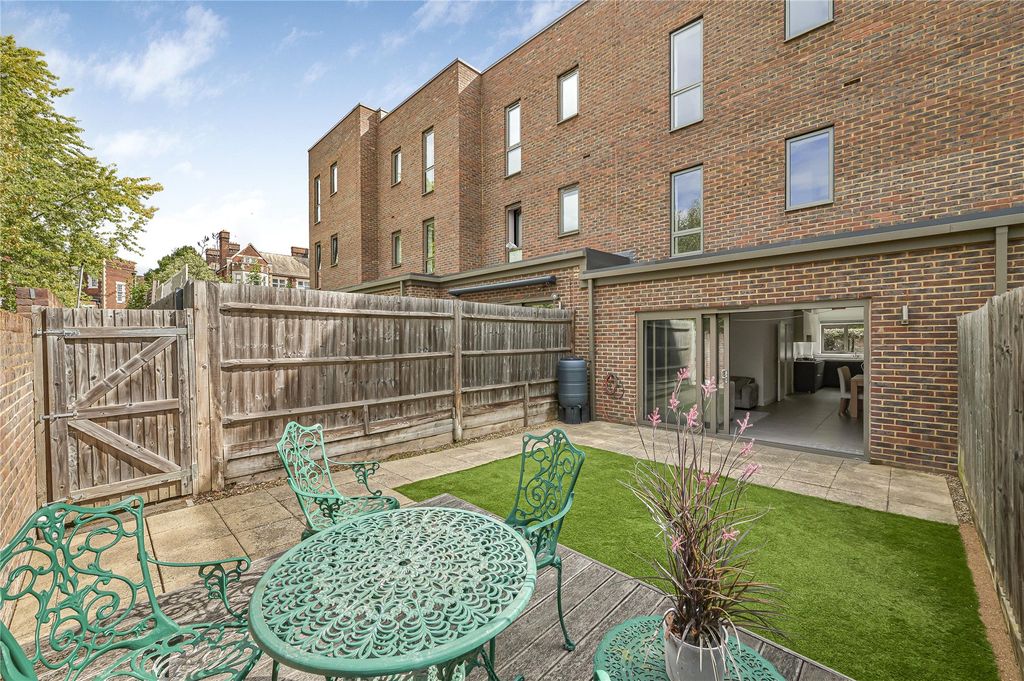 Property photo 2 of 11 Picture No. 31