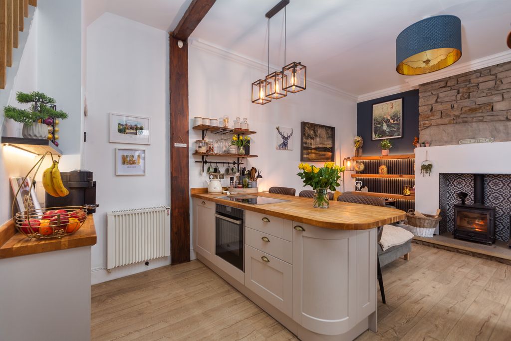 Property photo 2 of 26 29
