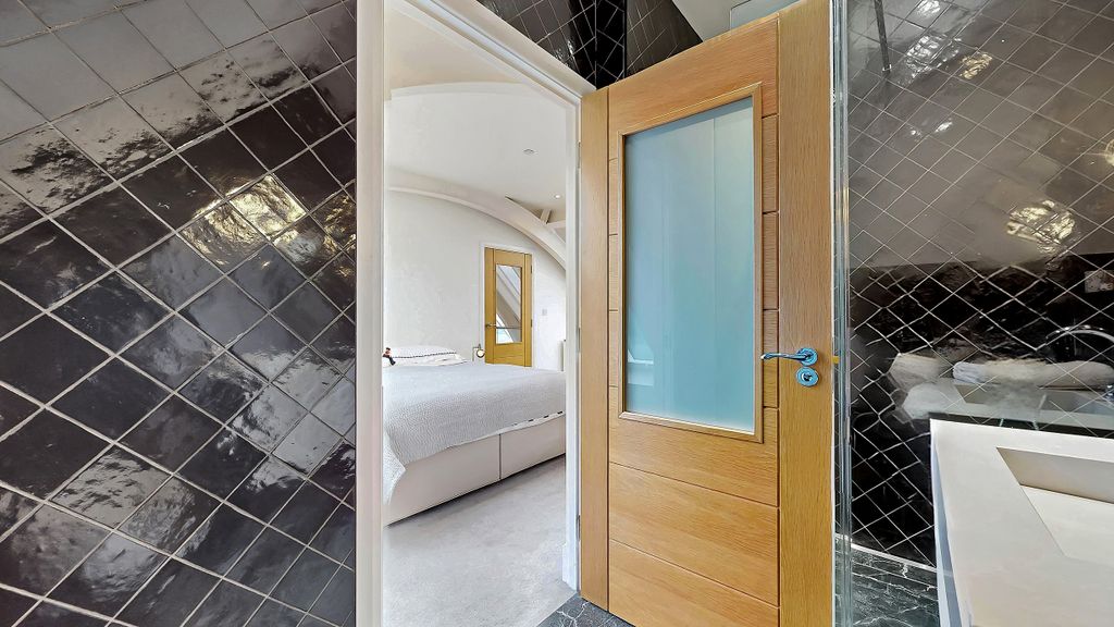 Additional image 27 of 2 bed penthouse for salePenthouse, Old School House, Hillhead G12