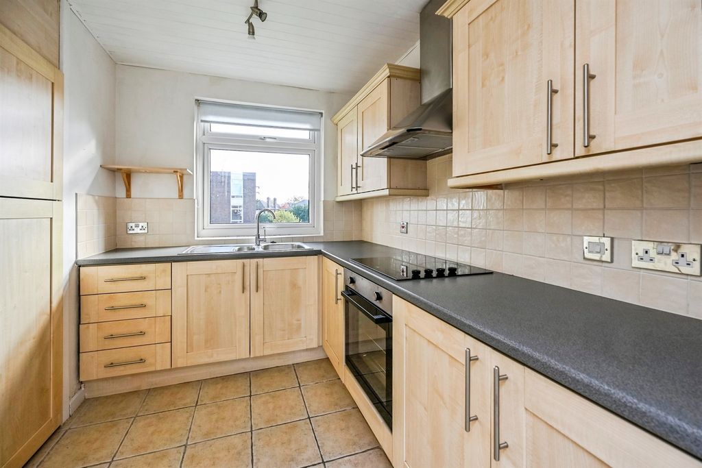 Property photo 2 of 16