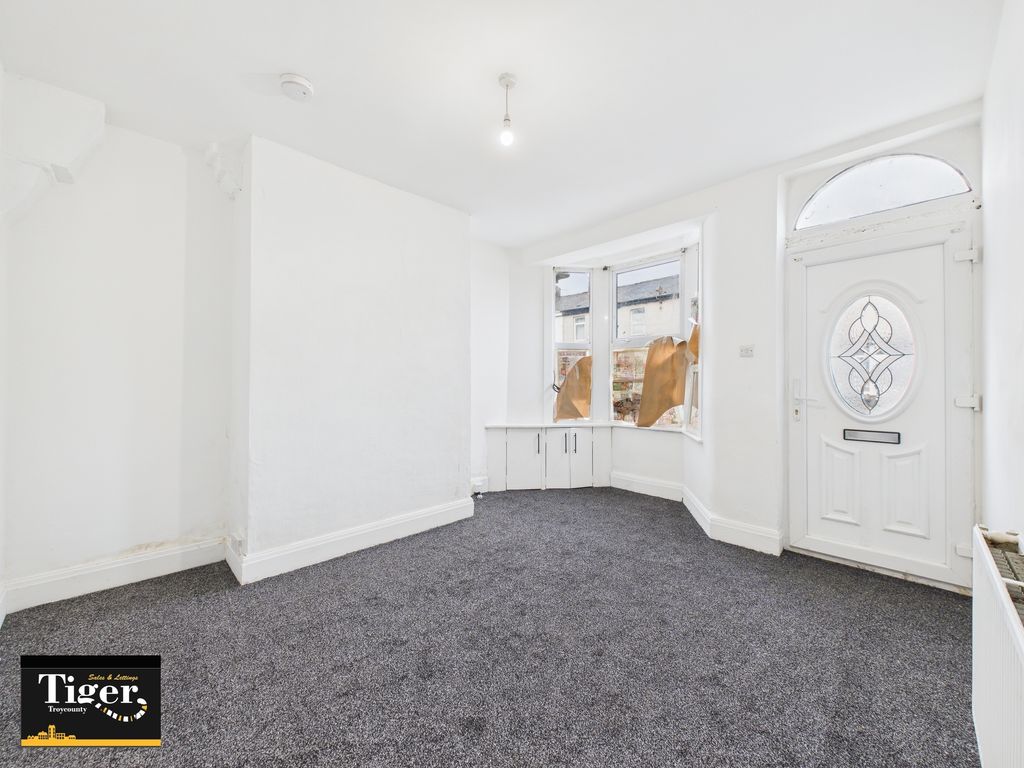 Property photo 2 of 7 Cam03440G0-Pr0514-Still001