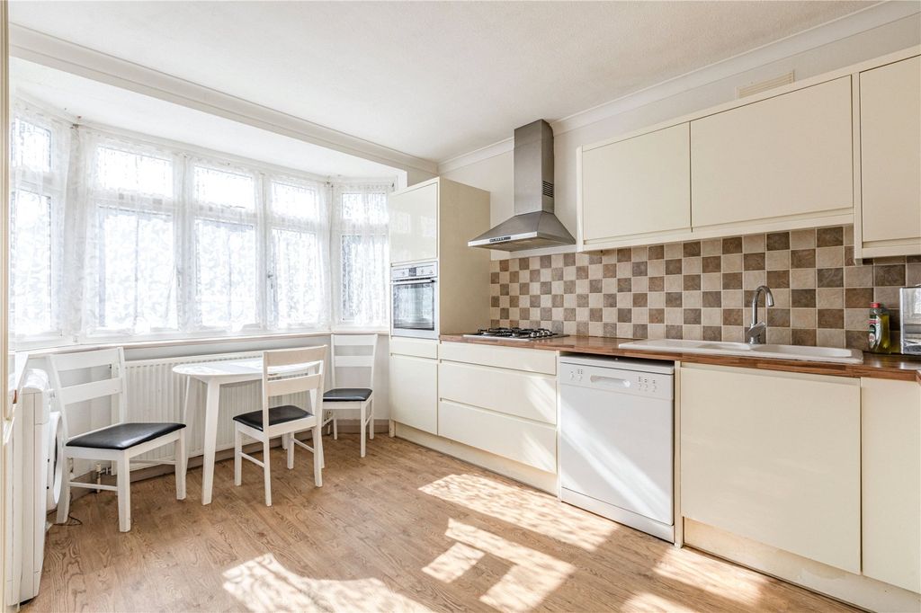 Property photo 3 of 17 Picture No. 39