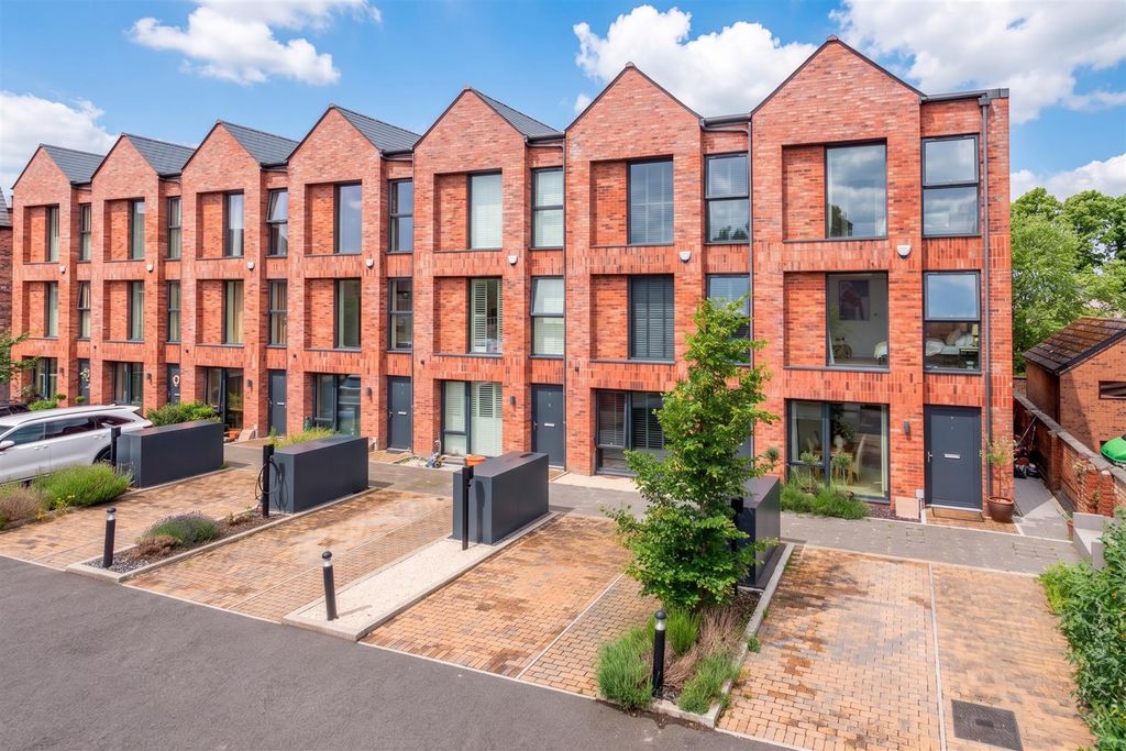Property photo 1 of 38 Main