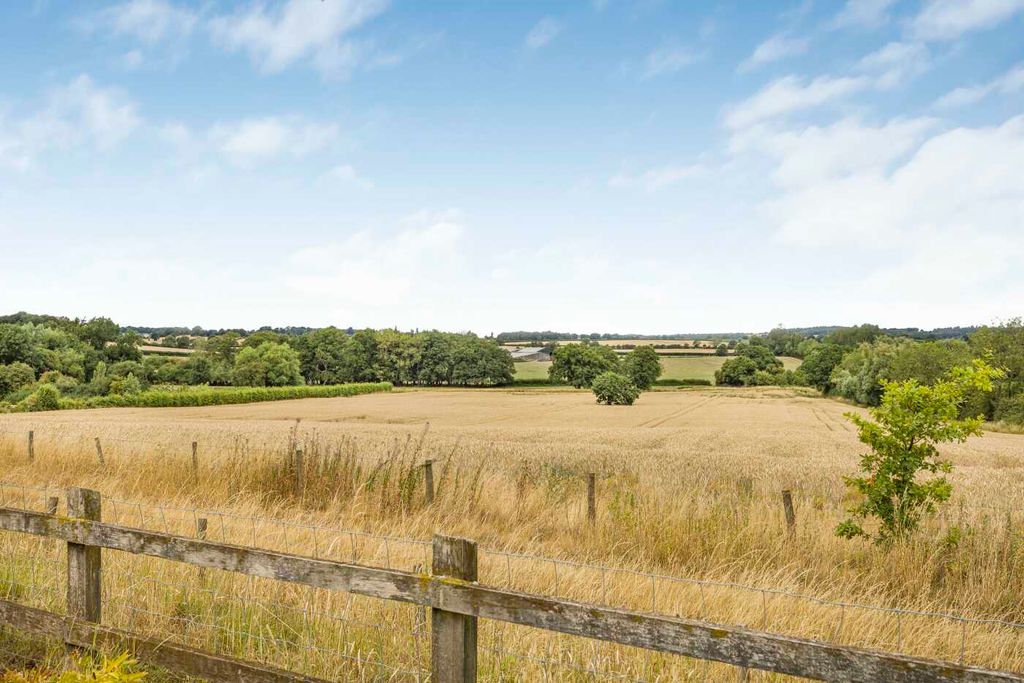 Property photo 3 of 28 15_59030