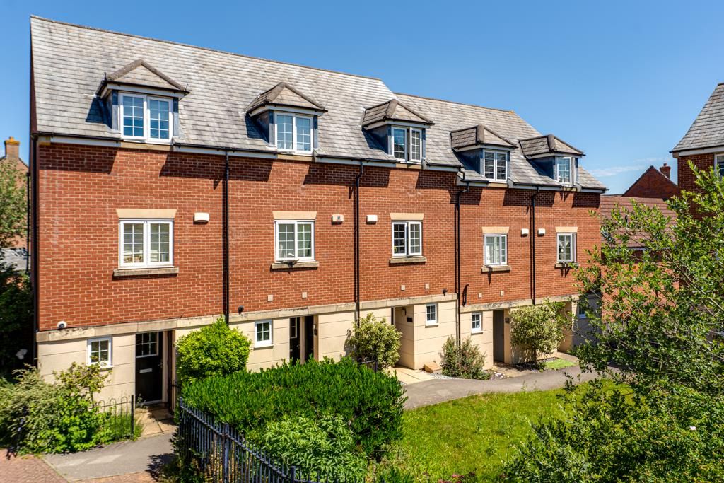 Property photo 1 of 32 22 Thistle Drive, Desborough (33 Of 33).Jpg