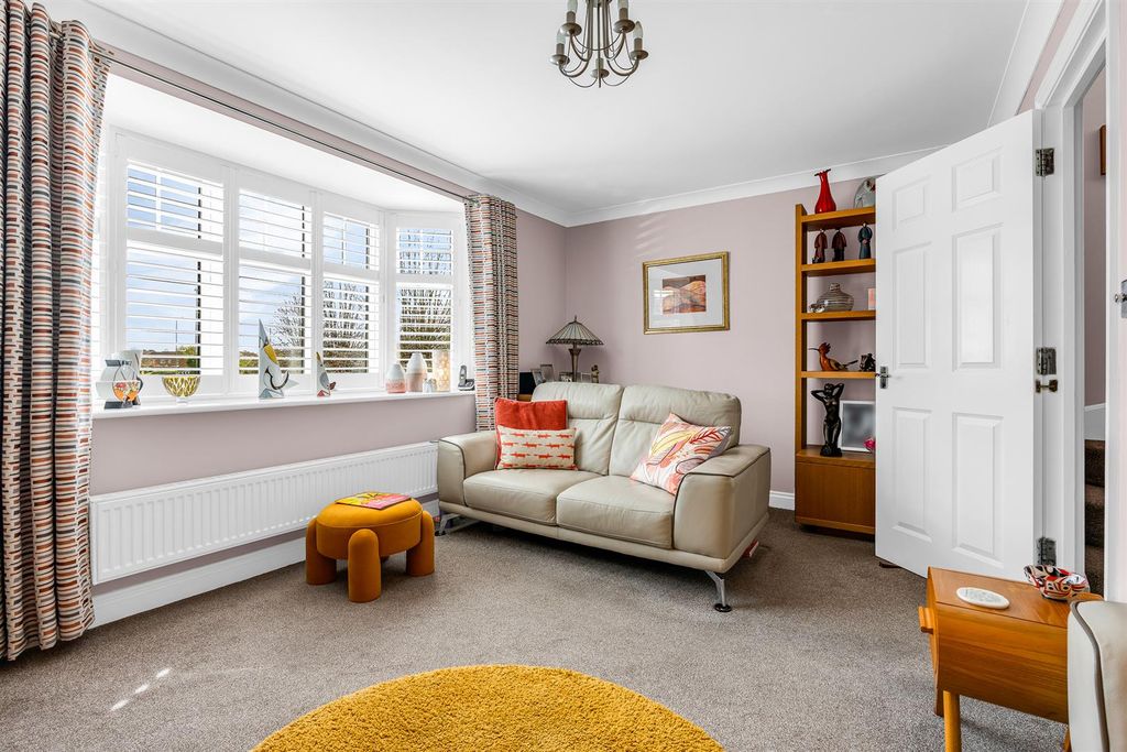 Property photo 3 of 26 Internal-10.Jpg