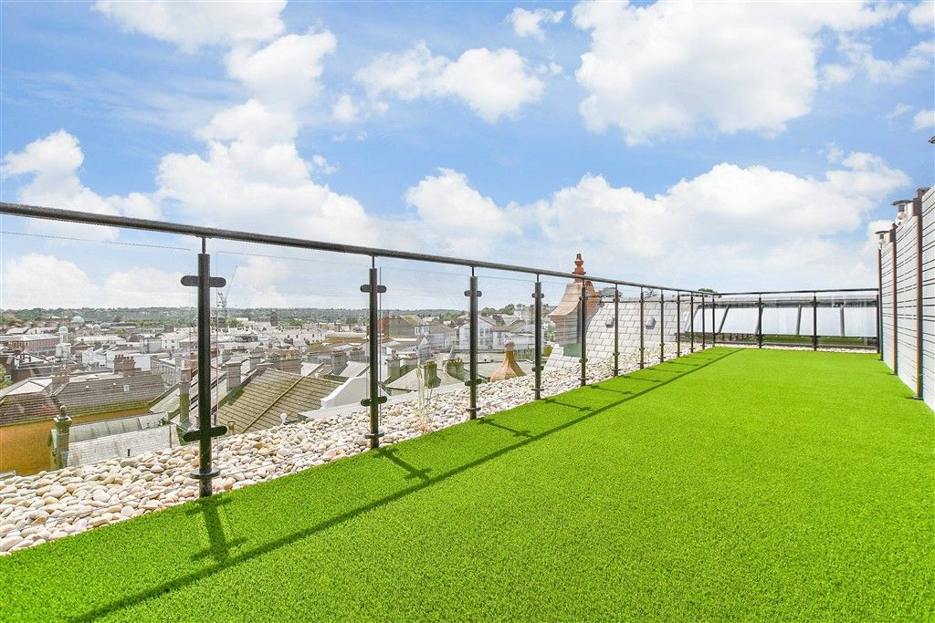 Property photo 1 of 20 Balcony / Terrace