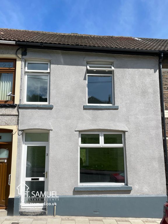 Property photo 1 of 11 Front