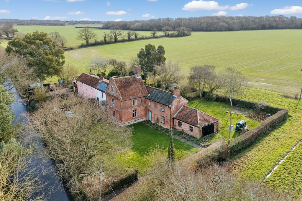 Property photo 1 of 33