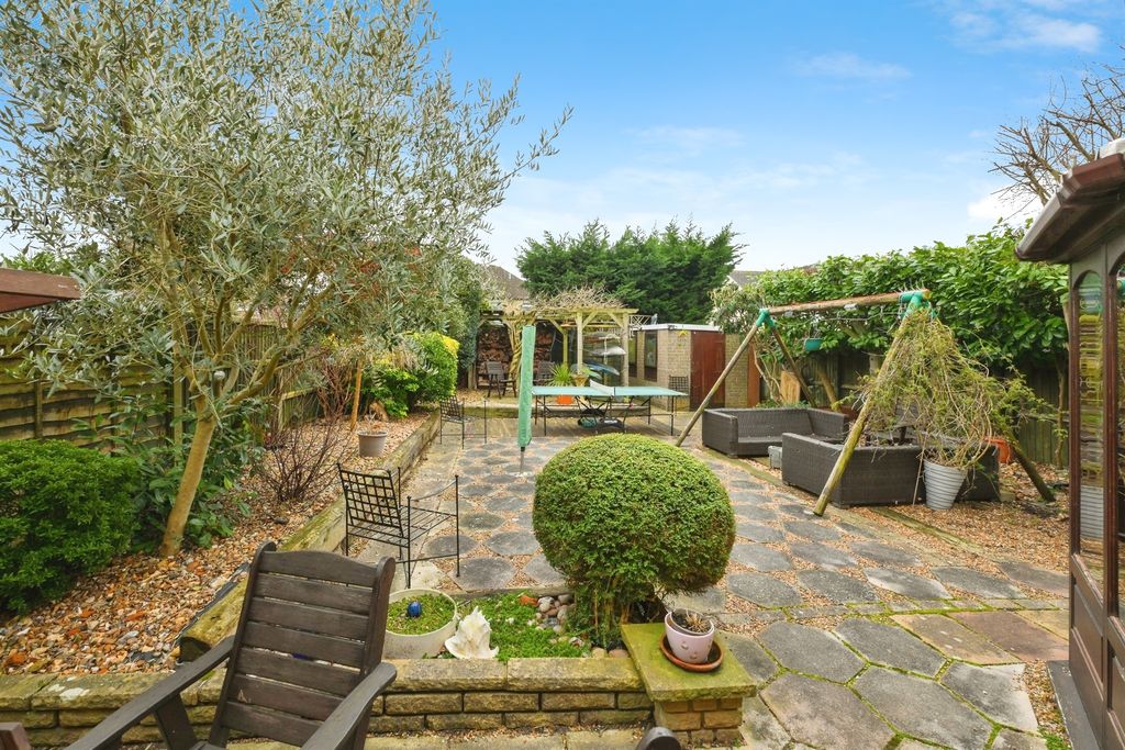 Property photo 3 of 19