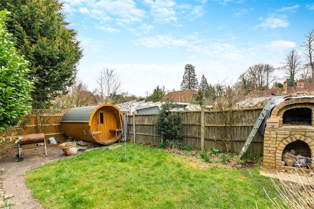 Property photo 3 of 18 Garden