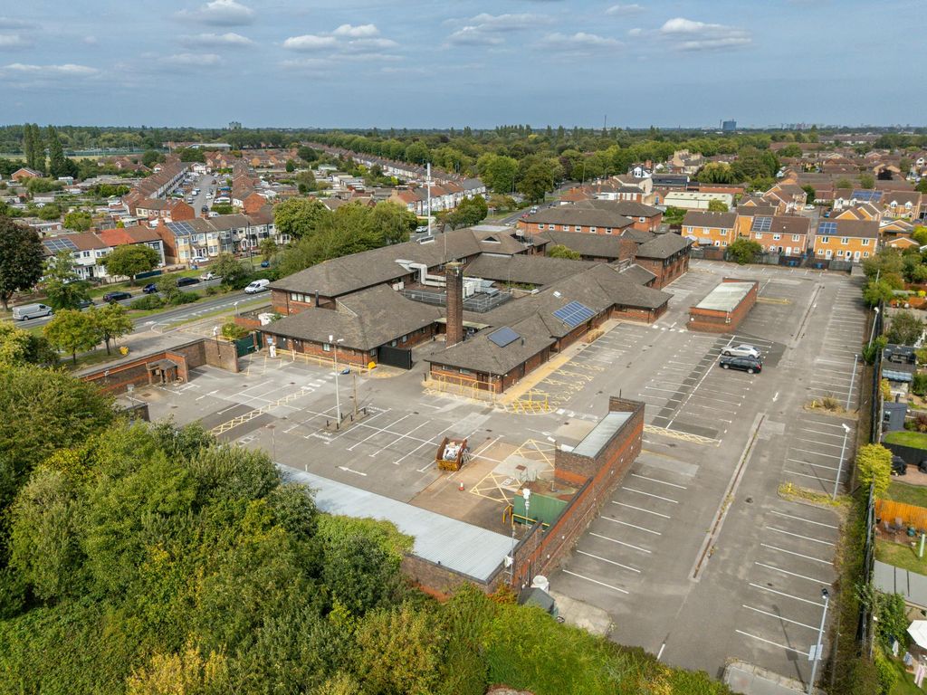 Property photo 2 of 12 Photograph (11).Jpg