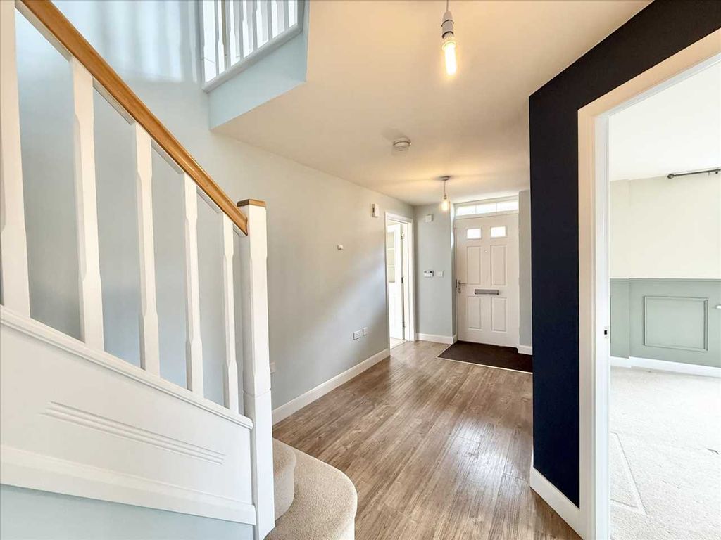 Property photo 2 of 33 Entrance Hallway