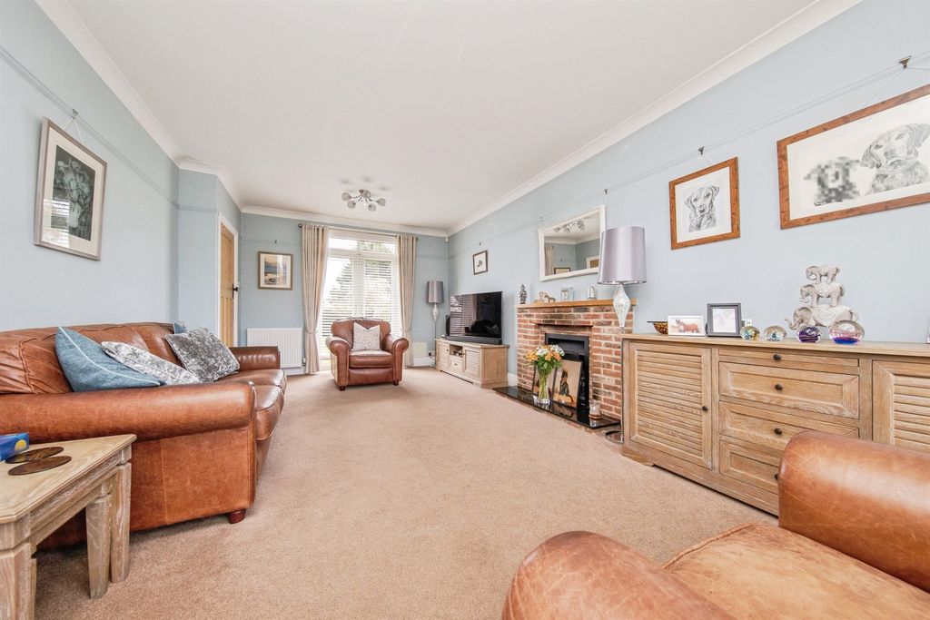 Property photo 3 of 26